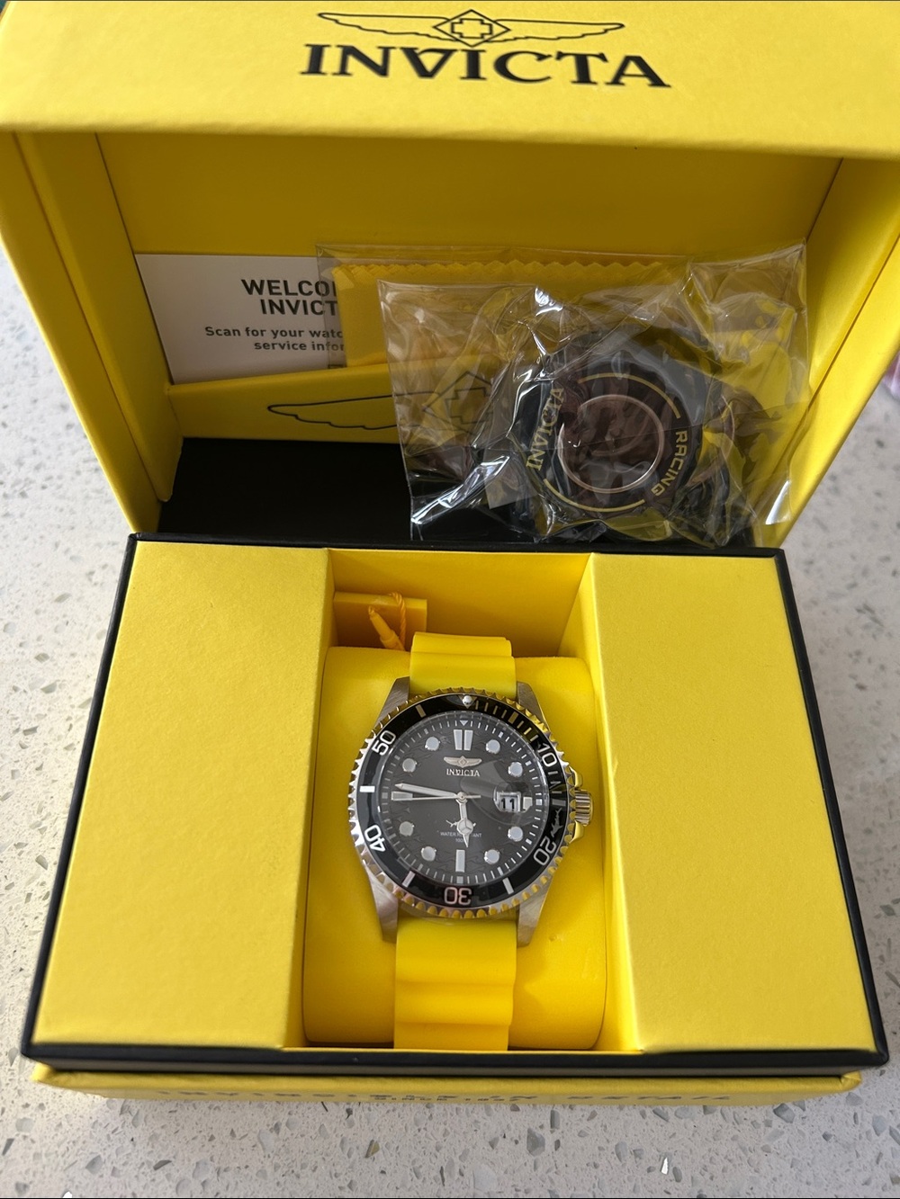 Invicta Pro Diver SHARK men’s WATCH -Silicone StrapSwimWatch w/ Black Bezel+sham